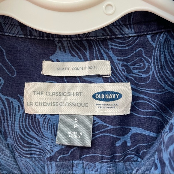 OLD NAVY Men's Blue Wave Pattern 100% Cotton Short Sleeve Button Up - Picture 3 of 4